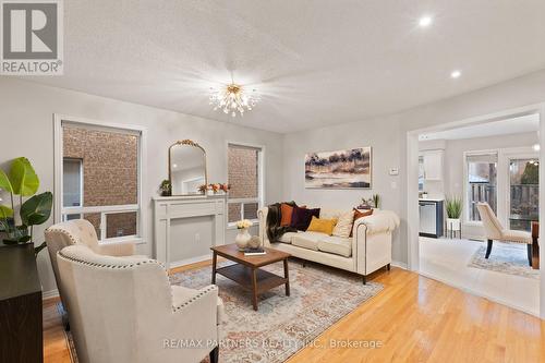 46 Dylan Street, Vaughan, ON - Indoor Photo Showing Living Room