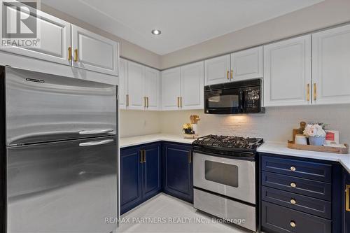 46 Dylan Street, Vaughan, ON - Indoor Photo Showing Kitchen