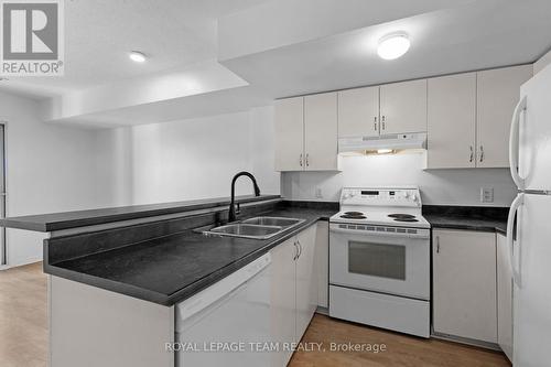 270 King Edward Avenue, Ottawa, ON - Indoor Photo Showing Kitchen With Double Sink