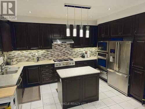 482 Wheat Boom Drive, Oakville, ON - Indoor Photo Showing Kitchen With Stainless Steel Kitchen With Upgraded Kitchen