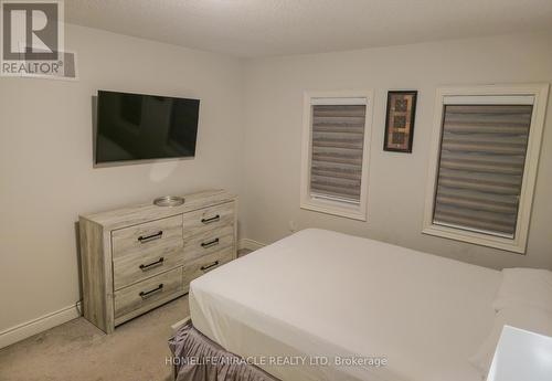 482 Wheat Boom Drive, Oakville, ON - Indoor Photo Showing Bedroom