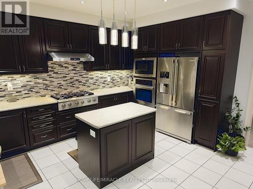 482 Wheat Boom Drive, Oakville, ON - Indoor Photo Showing Kitchen With Stainless Steel Kitchen With Upgraded Kitchen