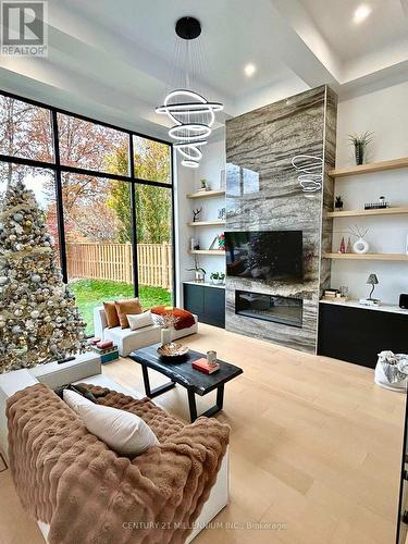 318 Tuck Drive, Burlington, ON - Indoor With Fireplace