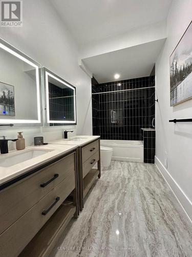 318 Tuck Drive, Burlington, ON - Indoor Photo Showing Bathroom