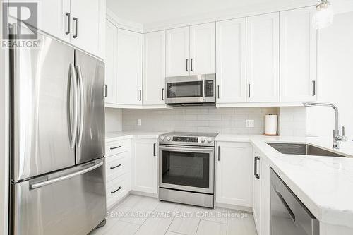 214 - 257 Millen Road, Hamilton, ON - Indoor Photo Showing Kitchen With Stainless Steel Kitchen With Upgraded Kitchen