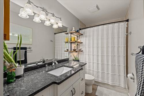 1397 Braemar Street, Kelowna, BC - Indoor Photo Showing Bathroom