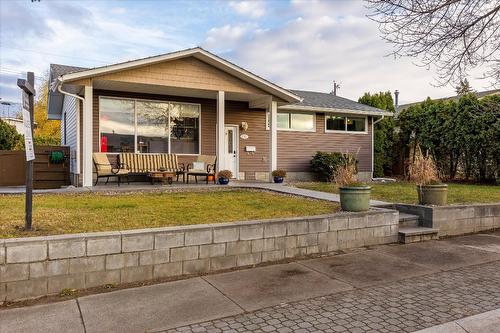 1397 Braemar Street, Kelowna, BC - Outdoor With Deck Patio Veranda