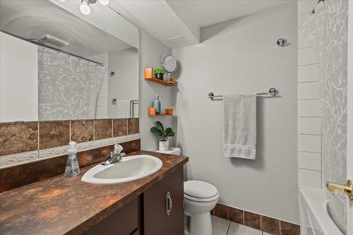 1397 Braemar Street, Kelowna, BC - Indoor Photo Showing Bathroom