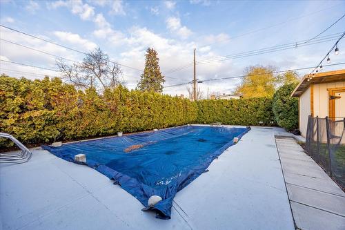 1397 Braemar Street, Kelowna, BC - Outdoor With In Ground Pool