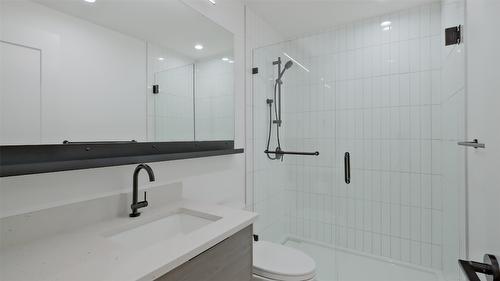 3040 Landry Crescent, Summerland, BC - Indoor Photo Showing Bathroom