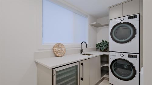 3040 Landry Crescent, Summerland, BC - Indoor Photo Showing Laundry Room