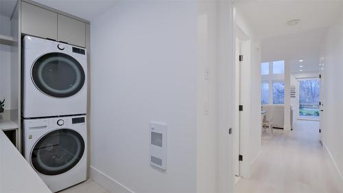 3040 Landry Crescent, Summerland, BC - Indoor Photo Showing Laundry Room