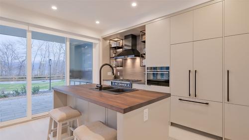 3040 Landry Crescent, Summerland, BC - Indoor Photo Showing Kitchen