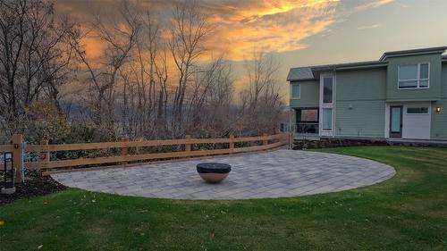 3040 Landry Crescent, Summerland, BC - Outdoor