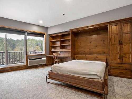 Salon - 338-2396 Rue Labelle, Mont-Tremblant, QC - Indoor Photo Showing Bedroom