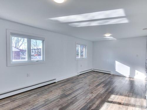 Master bedroom - 10 37E Avenue, Bois-Des-Filion, QC - Indoor Photo Showing Other Room