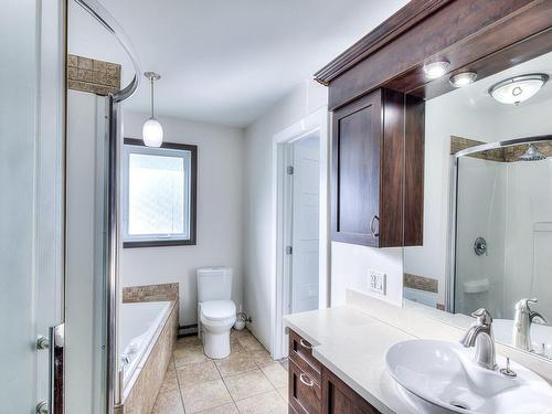 Bathroom - 10 37E Avenue, Bois-Des-Filion, QC - Indoor Photo Showing Bathroom