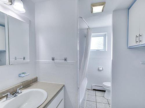 Intergenerational - 10 37E Avenue, Bois-Des-Filion, QC - Indoor Photo Showing Bathroom