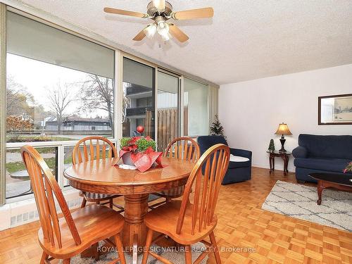 114-20 Sunrise Ave, Toronto, ON - Indoor Photo Showing Dining Room