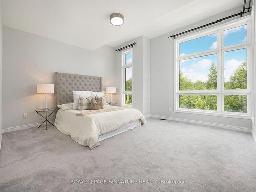 92 Woodhaven Ave, Aurora, ON - Indoor Photo Showing Bedroom