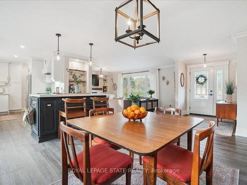 2 North Crt N, Grimsby, ON - Indoor Photo Showing Dining Room