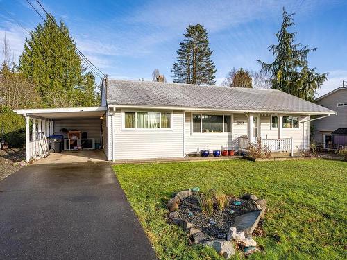 2114 Mckenzie Ave, Comox, BC 