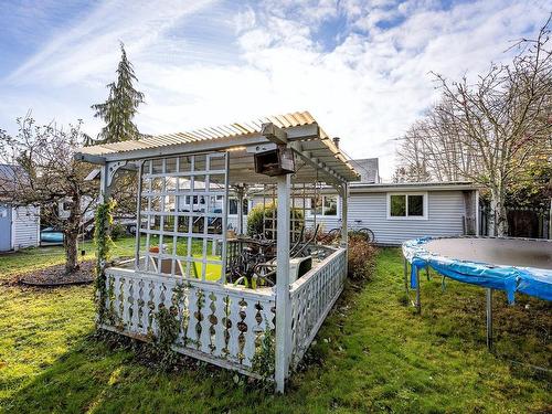 2114 Mckenzie Ave, Comox, BC 