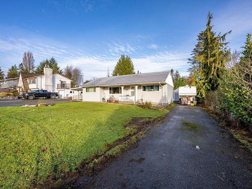 2114 Mckenzie Ave, Comox, BC 