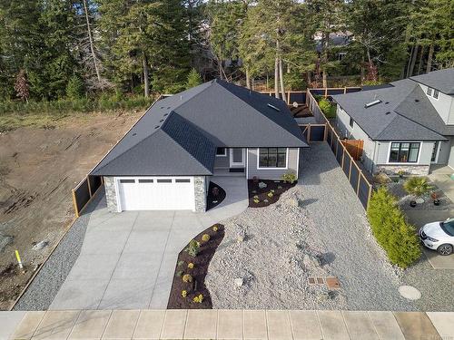 879 Hercules Pl, Comox, BC 