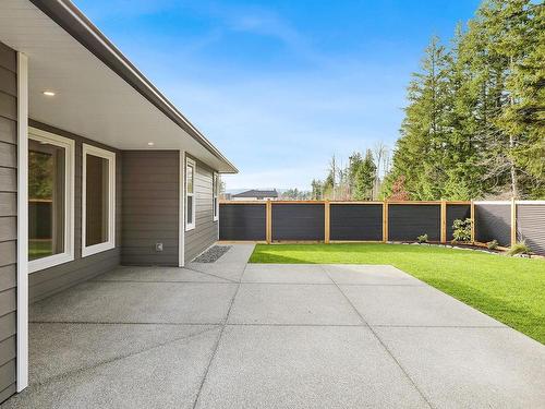 879 Hercules Pl, Comox, BC 