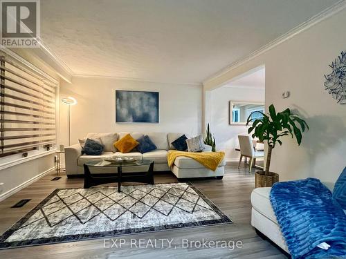 44 Athenia Court, Toronto, ON - Indoor Photo Showing Living Room