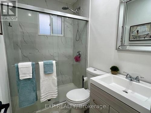 44 Athenia Court, Toronto, ON - Indoor Photo Showing Bathroom