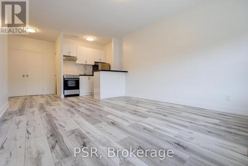 406 - 256 Sherbourne Street, Toronto, ON - Indoor Photo Showing Kitchen