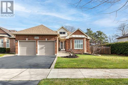 125 Ardwick Street E, Whitby, ON - Outdoor With Facade