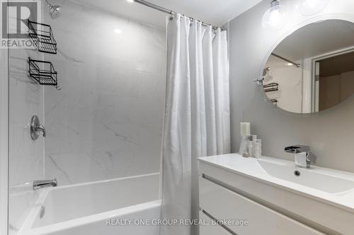 125 Ardwick Street E, Whitby, ON - Indoor Photo Showing Bathroom