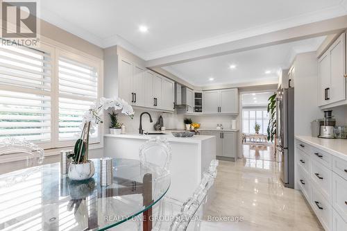 125 Ardwick Street E, Whitby, ON - Indoor Photo Showing Kitchen With Upgraded Kitchen