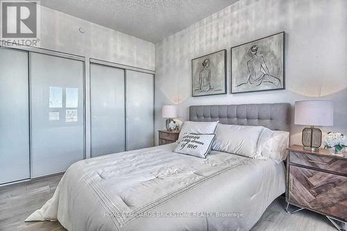 804 - 7890 Bathurst Street, Vaughan, ON - Indoor Photo Showing Bedroom