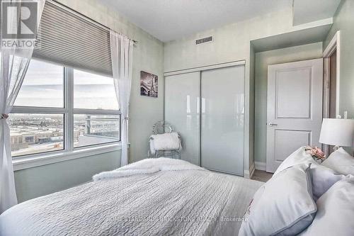 804 - 7890 Bathurst Street, Vaughan, ON - Indoor Photo Showing Bedroom