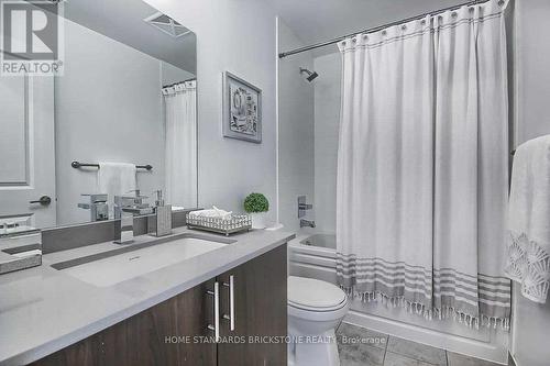 804 - 7890 Bathurst Street, Vaughan, ON - Indoor Photo Showing Bathroom