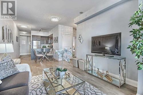 804 - 7890 Bathurst Street, Vaughan, ON - Indoor Photo Showing Living Room