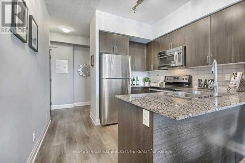 804 - 7890 Bathurst Street, Vaughan, ON - Indoor Photo Showing Kitchen With Double Sink With Upgraded Kitchen