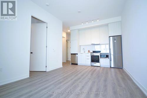 202 - 195 Commerce Street, Vaughan, ON - Indoor Photo Showing Kitchen