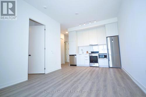 202 - 195 Commerce Street, Vaughan, ON - Indoor Photo Showing Kitchen