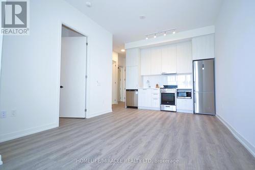 202 - 195 Commerce Street, Vaughan, ON - Indoor Photo Showing Kitchen