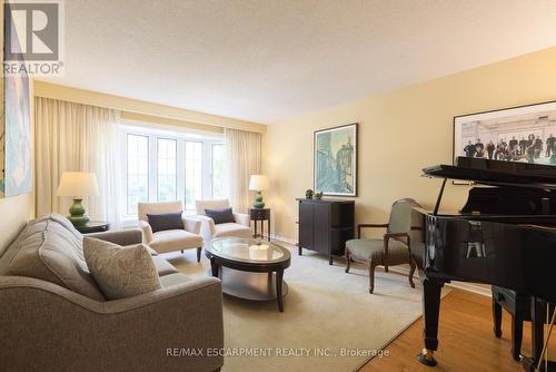 1164 Cynthia Lane, Oakville, ON - Indoor Photo Showing Living Room