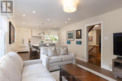 1164 Cynthia Lane, Oakville, ON - Indoor Photo Showing Living Room