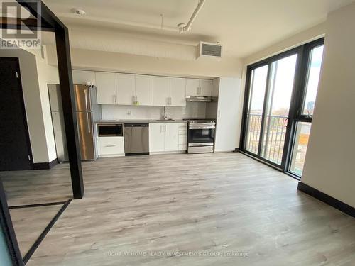 402 - 121 King Street E, Hamilton, ON - Indoor Photo Showing Kitchen