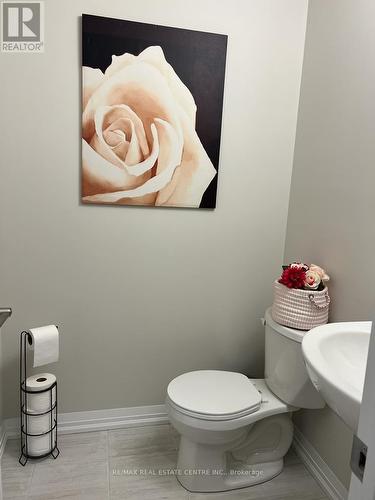 7356 Marvel Drive W, Niagara Falls, ON - Indoor Photo Showing Bathroom