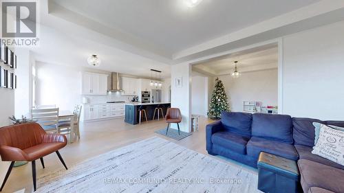 3279 Turnstone Boulevard, Pickering, ON - Indoor Photo Showing Living Room