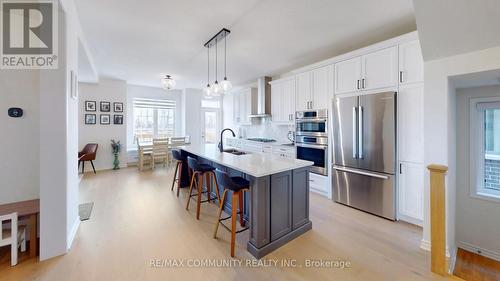 3279 Turnstone Boulevard, Pickering, ON - Indoor Photo Showing Kitchen With Upgraded Kitchen